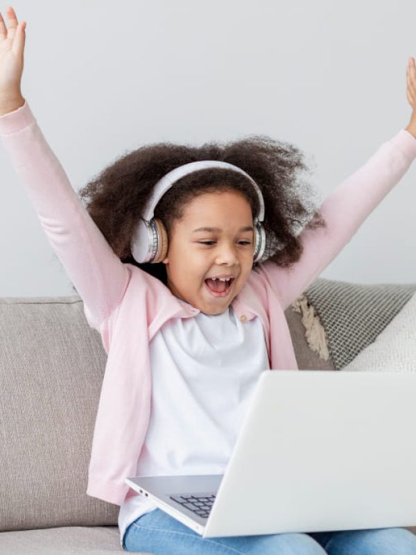 happy-young-laptop happy-young-laptop